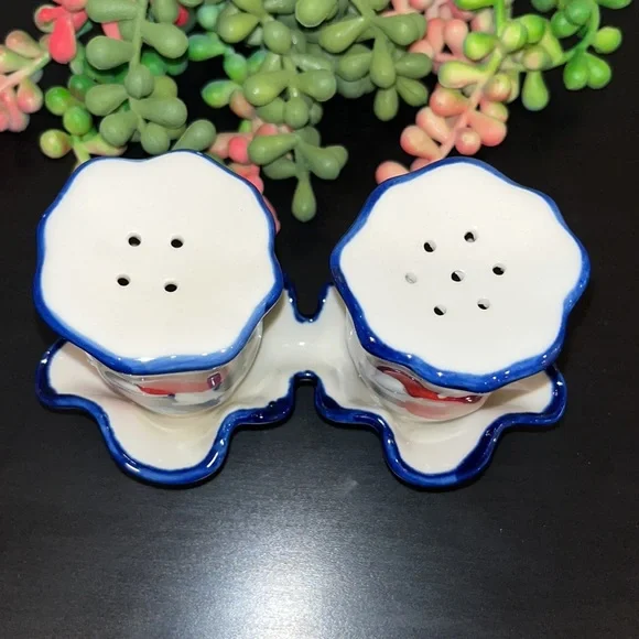 Salt and Pepper shakers from Anthropologie - Picture 2 of 7